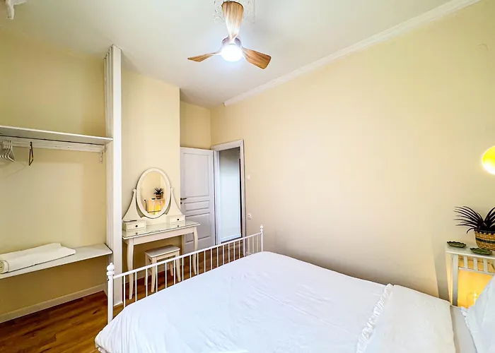 Case de vacanță Cityscape With A Patio